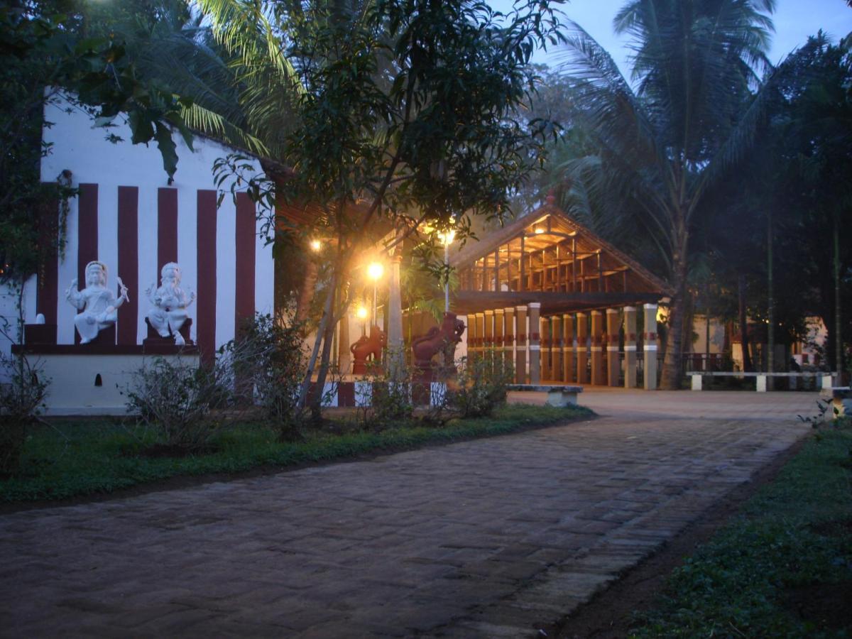 Indeco Hotels Swamimalai Kumbakonam Exterior foto